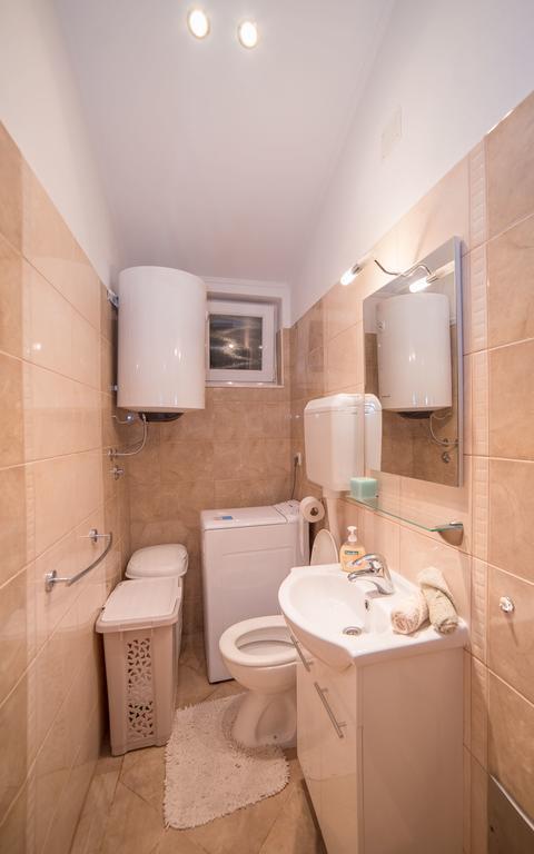 Captain'S Apartment Barbat na Rabu ภายนอก รูปภาพ